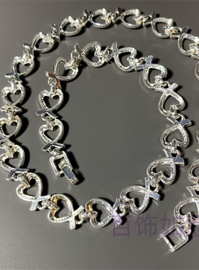 白金色合金爱心短款项链