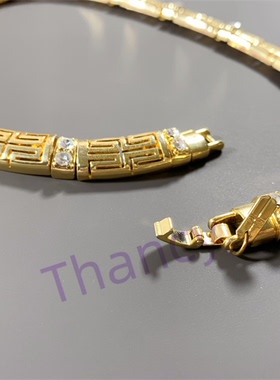 品牌打标镂空几何造型短款项圈女