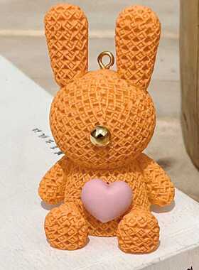 新款直销卡通树脂爱心毛线兔钥匙扣创意情侣书包网红熊挂件女精致