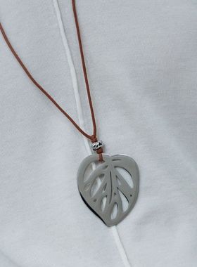 非金属棉绳项链 RedRef 巨洞龟背竹橡树树叶珠串皮绳项链