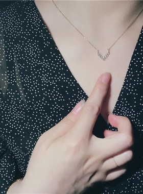小裙子项链轻奢设计感锁骨链短链