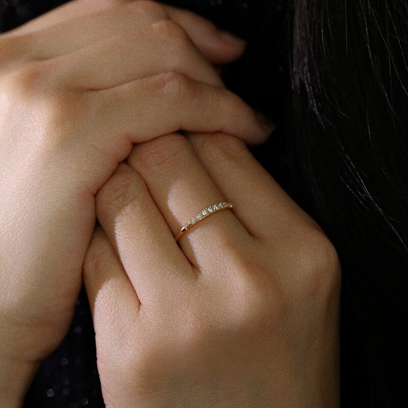 Sterling silver row of diamonds and flashing diamond ring hand jewelry female designer model