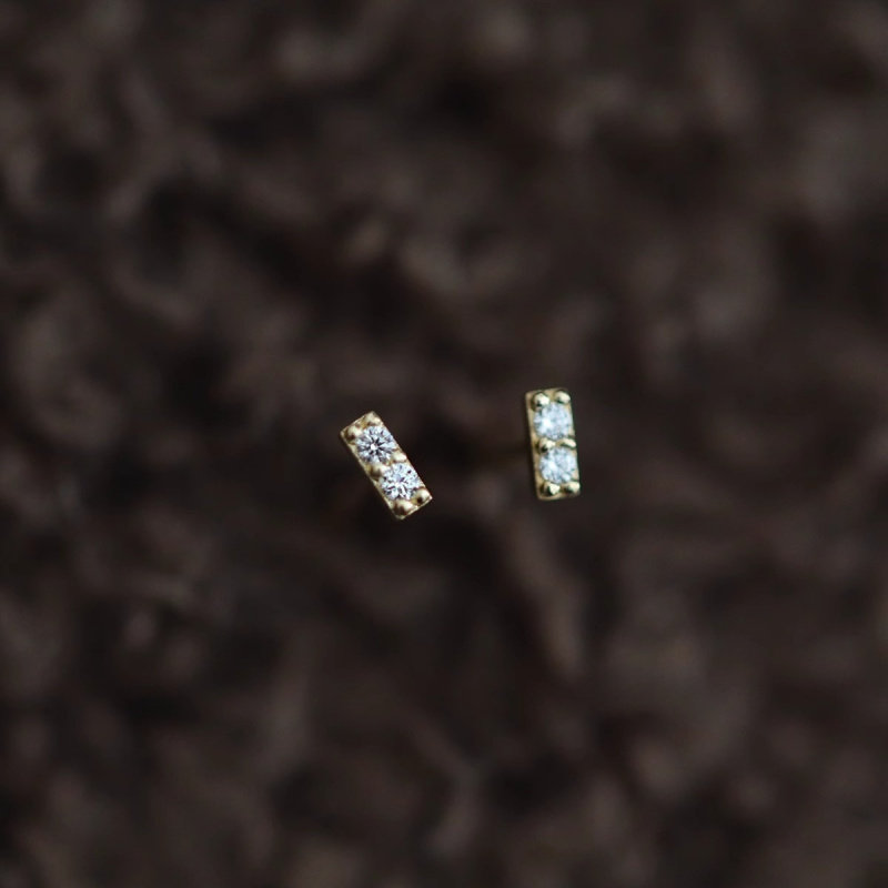 ROMANTIC925纯银迷你亮闪闪小长条极简隐形耳钉日常通勤养耳耳饰,淘宝优惠券,粉丝福利购,淘宝优惠卷