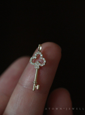 钥匙吊坠轻奢法式复古锁骨链