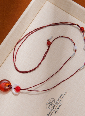 新中式树脂月牙平安锁吊坠项链