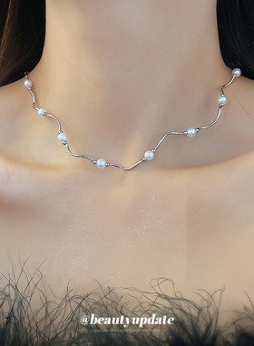 极简风不规则串珠珍珠项链休闲时