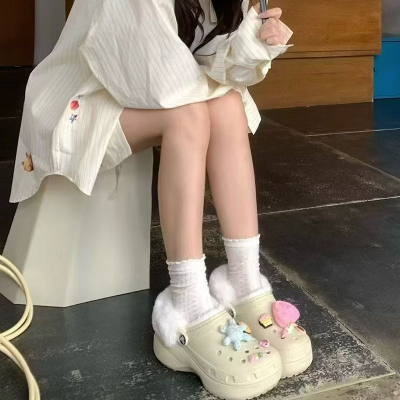 Crocs卡骆驰经典云朵暖绒洞洞鞋女鞋冬季保暖厚底暖棉拖鞋 212854 - 图1