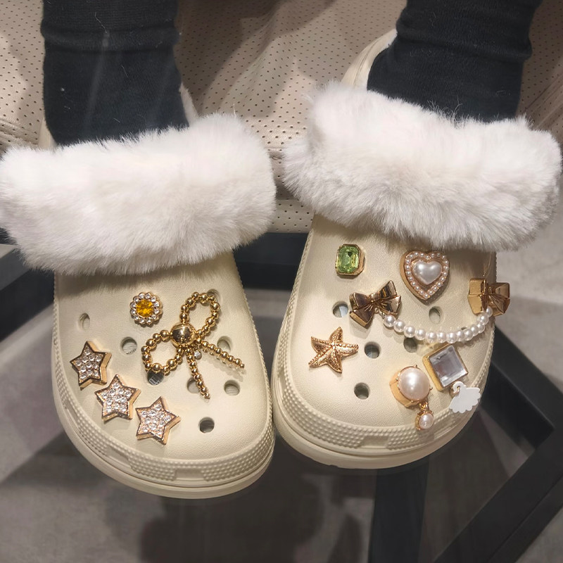 Crocs卡骆驰经典云朵暖绒洞洞鞋女鞋冬季保暖厚底暖棉拖鞋 212854 - 图0