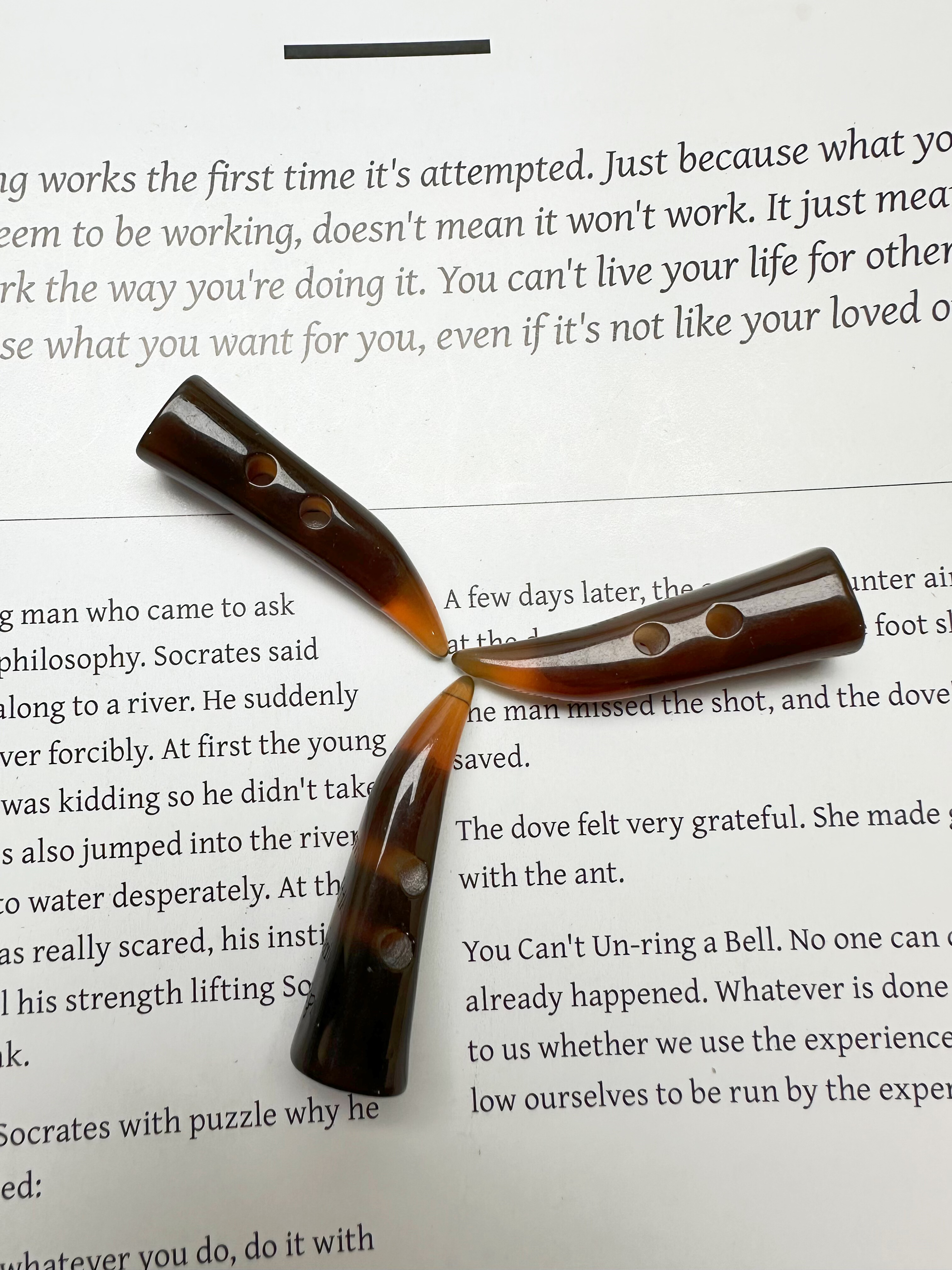 树脂花纹牛角扣女外套毛衣扣大衣风衣扣子双孔配件辅料对扣现货,淘宝优惠券,粉丝福利购,淘宝优惠卷