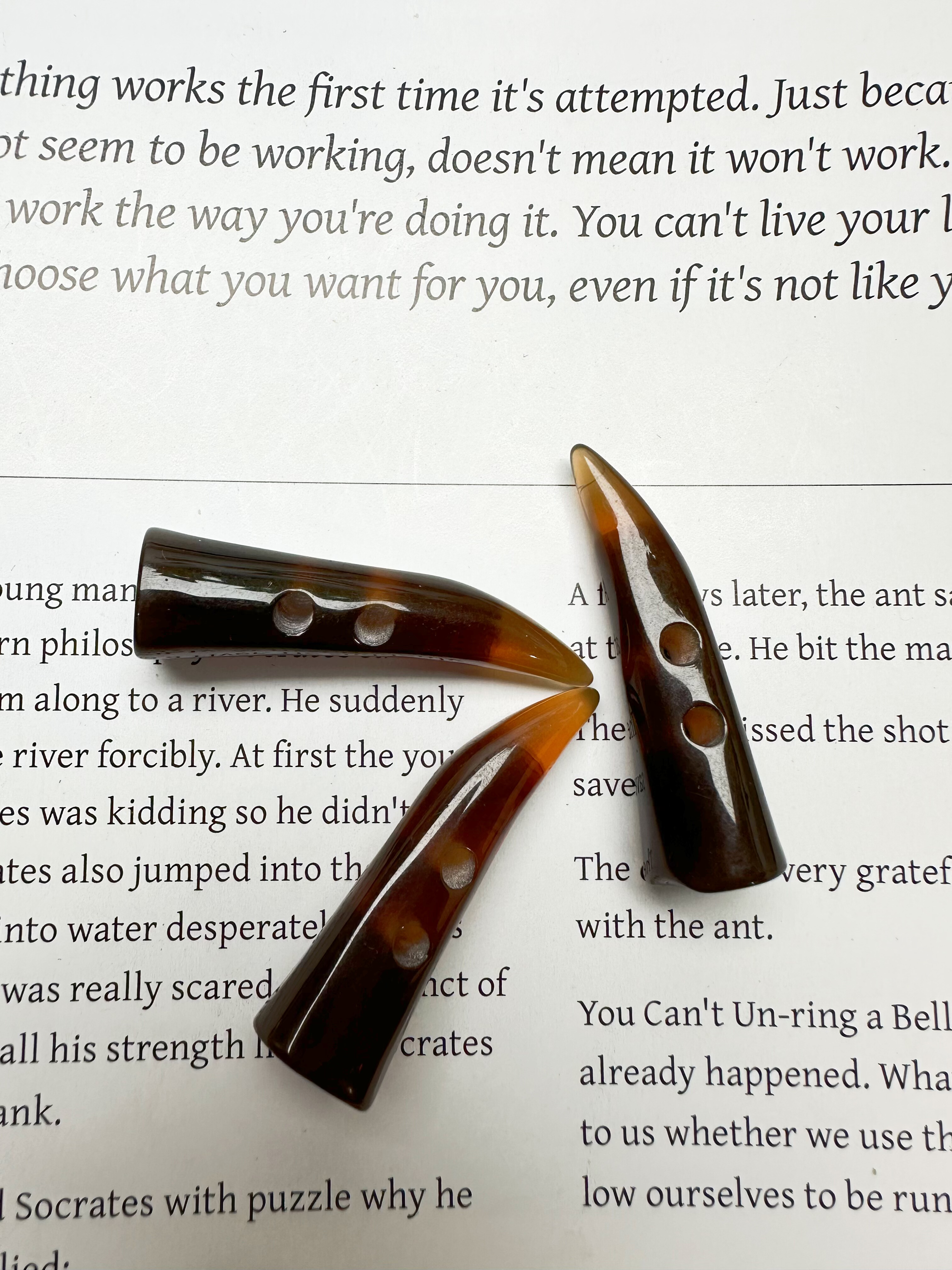 树脂花纹牛角扣女外套毛衣扣大衣风衣扣子双孔配件辅料对扣现货,淘宝优惠券,粉丝福利购,淘宝优惠卷