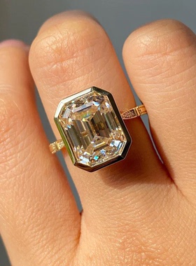 时尚简约轻奢百搭祖母绿切工包镶4.5克拉戒指女925银镀18K金