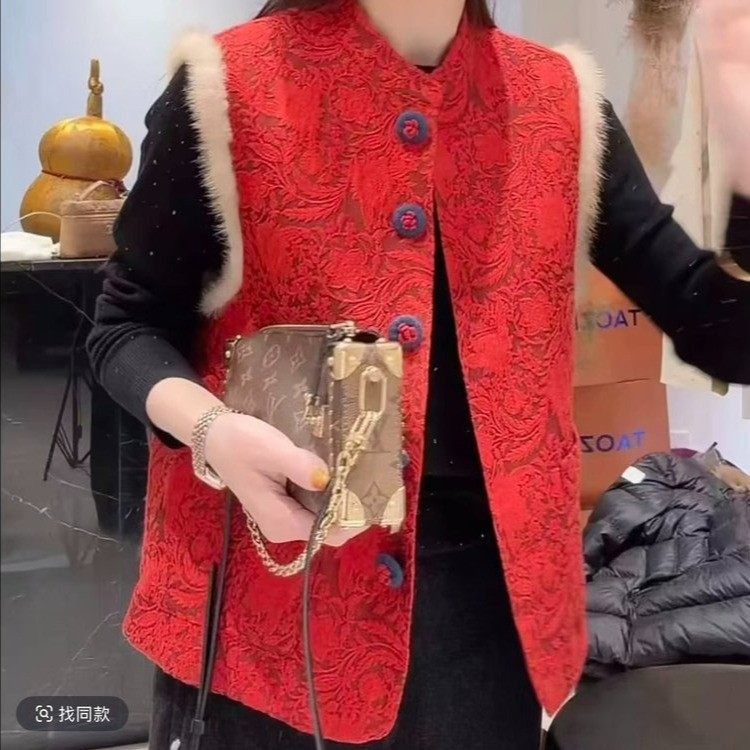 冬季新款新中式红色立领马甲女单排扣加厚保暖国风马甲拜年服外穿,淘宝优惠券,粉丝福利购,淘宝优惠卷