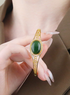 时尚手镯天然和田玉洛丽亚碧玉