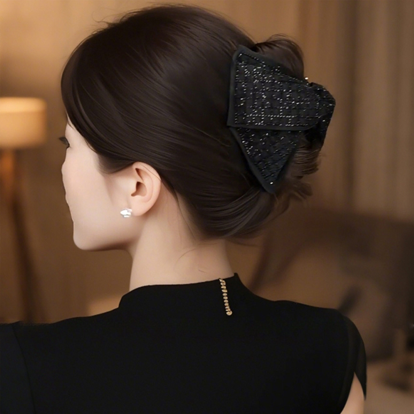 路易斯三角抓夹女感2025新款赫本风鲨鱼夹后脑勺盘发发夹头饰,淘宝优惠券,粉丝福利购,淘宝优惠卷