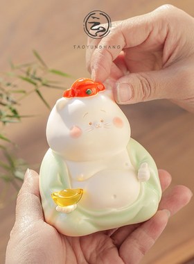 速发创意招财猫陶瓷摆件可爱装咪萌宠家居摆业猫饰桌面工艺品开件