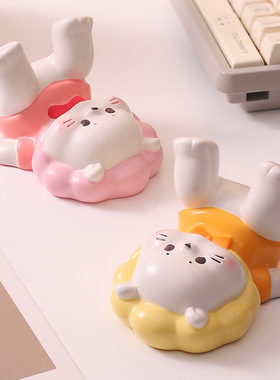 速发可爱治愈系小狮子手朋架办公室桌面工位小摆设手机架机架送支