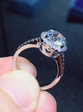 圆包围钻结求婚钻戒1克拉