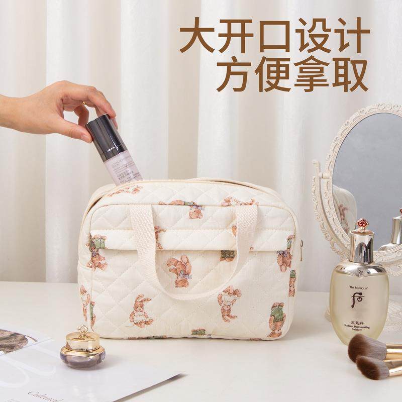 手提化妆包大容量高级感收纳包便携绗缝棉布可爱花朵ins旅行包包,淘宝优惠券,粉丝福利购,淘宝优惠卷