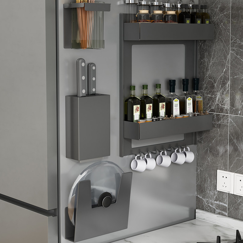 When the stove is bright, the carbon steel is light and luxurious. 1/2 is magnetic and convenient.