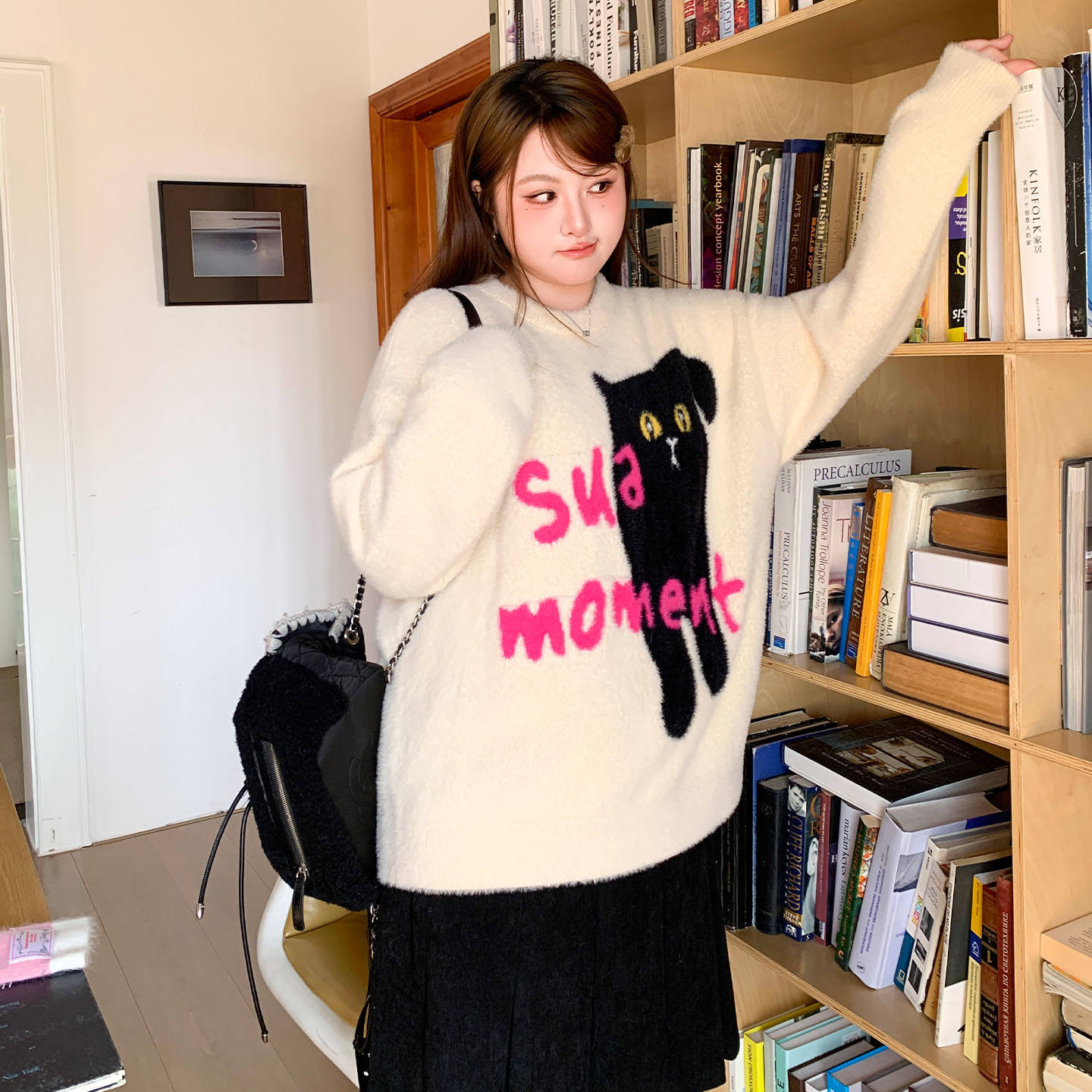 YUZI鱼子毛绒感毛衣黑猫字母提花米色宽松慵懒甜美温柔大码女装,淘宝优惠券,粉丝福利购,淘宝优惠卷