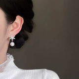 Дизайнерские демисезонные серьги из жемчуга, со снежинками, изысканный стиль