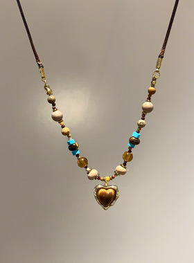 美拉德爱心吊坠项链女轻奢小众高级感串珠锁骨链秋冬时尚颈链配饰