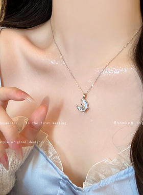 梦幻蓝色月亮吊坠钛钢项链女时尚百搭气质锁骨链轻奢高级感配饰品