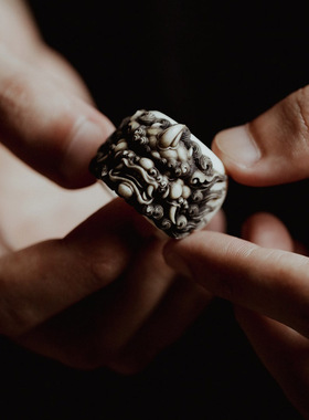 濮暹鹿角唐狮文玩复古男士扳指