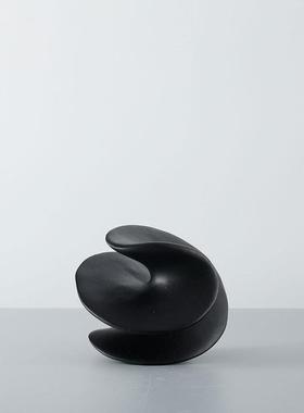 密度家居现代简约黑白哑光树脂抽象旋扭装饰圆球摆件卧室酒柜饰品