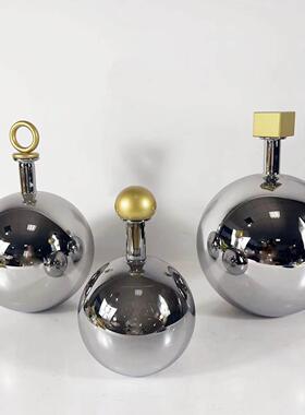 现代简约创意玻璃花瓶工艺品带金属盖样板房售楼处桌面玻璃摆件