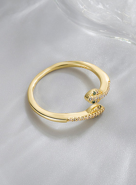 新款时尚轻奢高级感灵蛇戒指女简