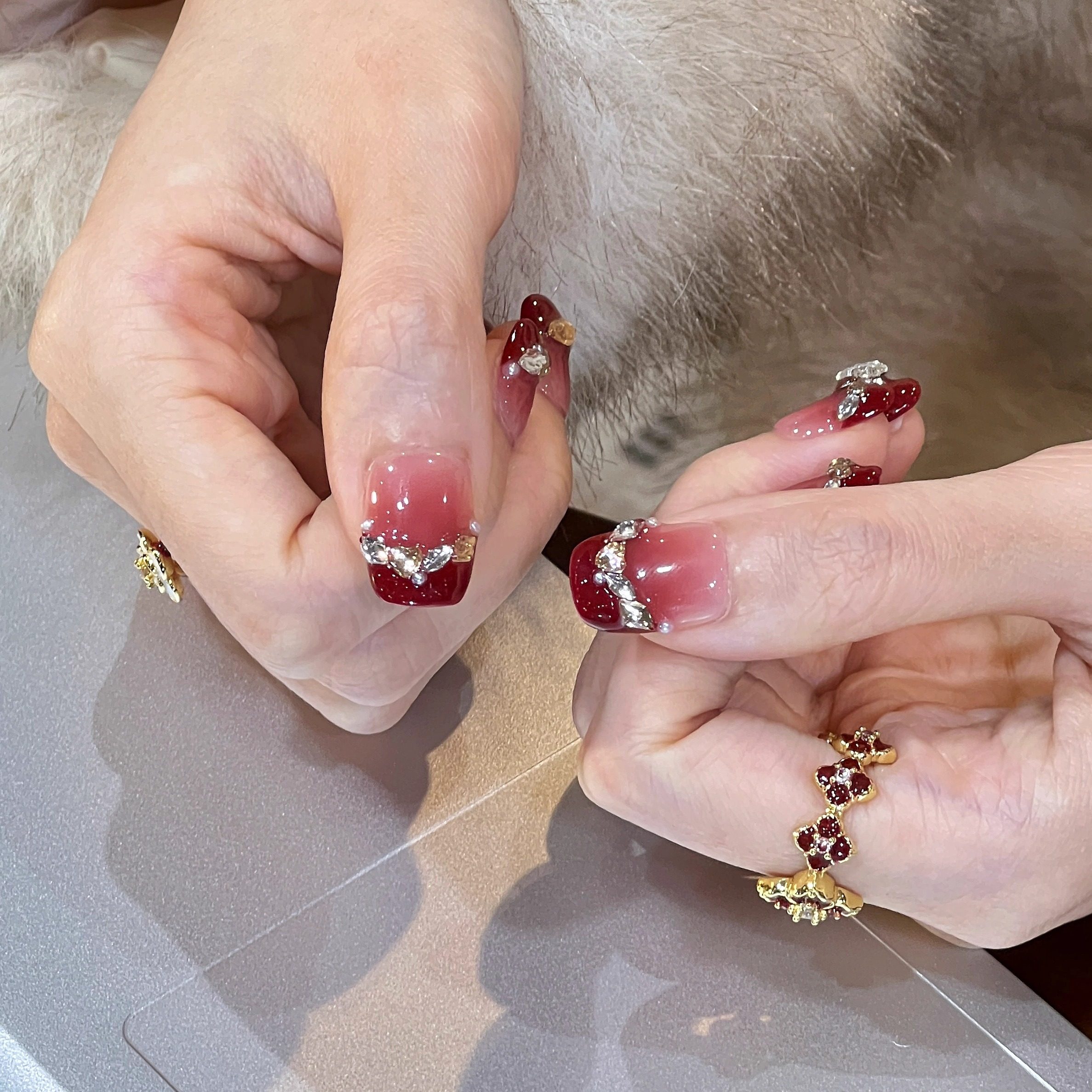 艺人超短款通勤红色喜庆纯手工美甲穿戴甲法式高级感轻奢闪钻显白,淘宝优惠券,粉丝福利购,淘宝优惠卷