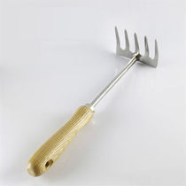 Garden planted with vegetable harrowing rakes stainless steel turtlet with five teeth small harrowing grass hugging tool gardening rake)