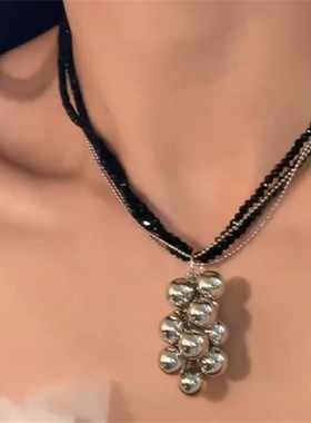 黑色多层葡萄串珠吊坠项链