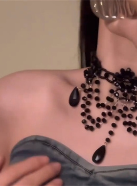 黑色串珠流苏水滴项链轻奢小众