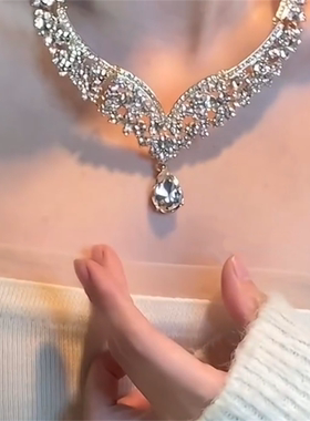 银色水滴锆石项链耳环套装女气质