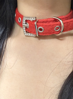 红色丝绒闪钻皮带扣choker项圈