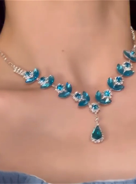 轻奢蓝色镶钻项链耳环套装
