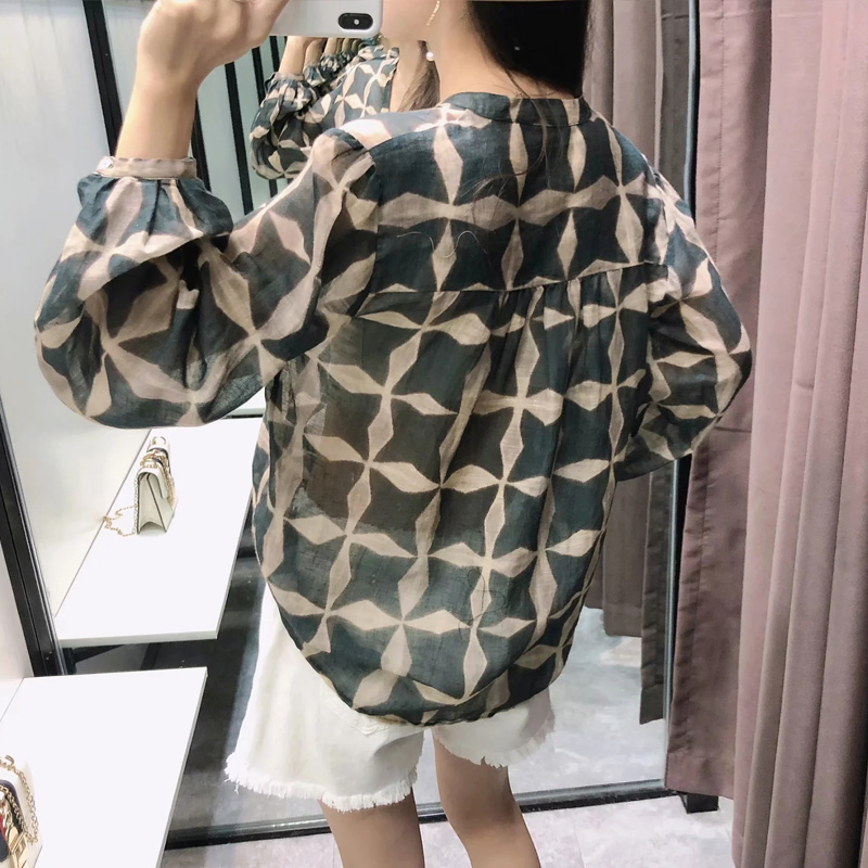 Women's printed round neck button up shirt印花圆领系扣衬衣女 - 图3