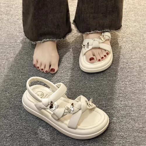 真皮女童凉鞋2026夏季新款百搭小女孩罗马鞋蝴蝶软底中大童沙滩鞋 - 图1