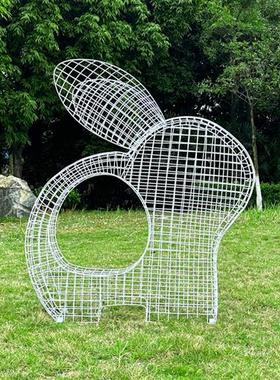 园林景观铁艺镂空兔子雕塑小区地产草坪装饰品抽象不锈钢动物摆件