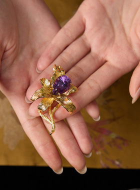 李师傅~手工制作胸针百合花复古设计感珠宝级胸花高端服装女配饰