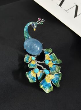 李师傅~冰蓝孔雀海蓝宝胸针设计感精致胸花高档服装女配饰