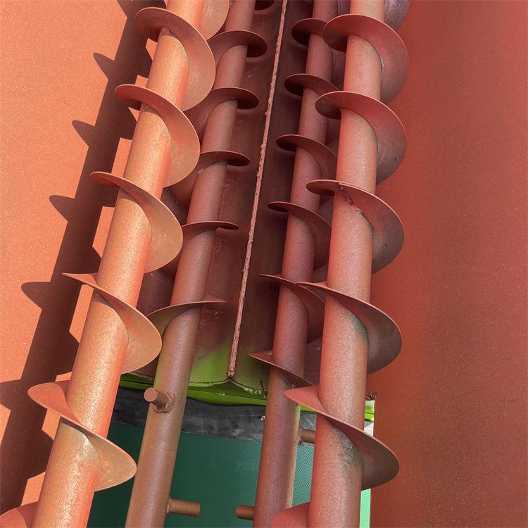 3方电动撒料车混合全日粮饲料投料机牛羊养殖自动撒草车 - 图0