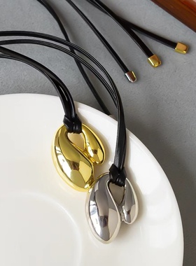 早秋几何不规则水滴项链轻奢小众设计高级感简约百搭黑皮绳毛衣链