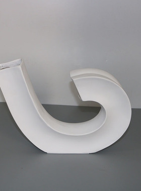 现代简约音符钩子黑色树脂花瓶样板件家居玄关客厅桌面装饰品摆件