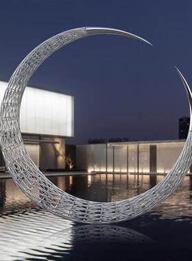 大型不锈钢圆环雕塑金属镂空月亮摆件园林售楼部房产酒店水景装饰