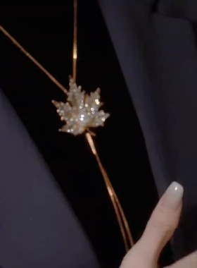 秋冬枫叶毛衣链女长款时尚日常百搭项链配饰个性衣服挂饰卫衣链女