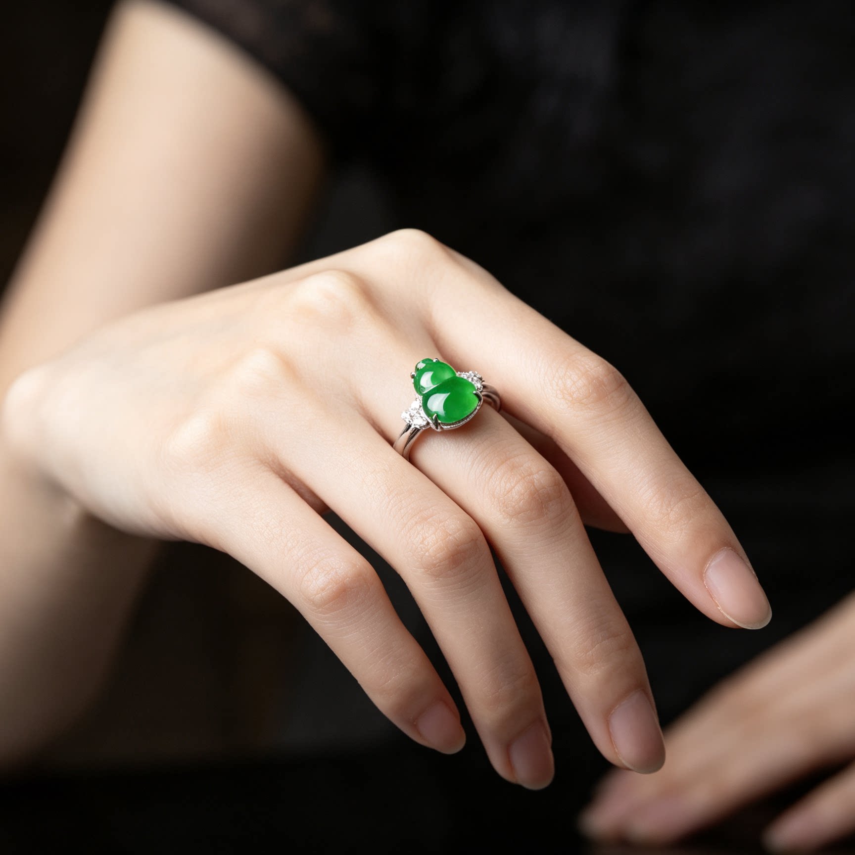 Anda Win Jewelry Family has you all the way, a lifetime jade gourd ring as a Chinese Valentine's Day gift