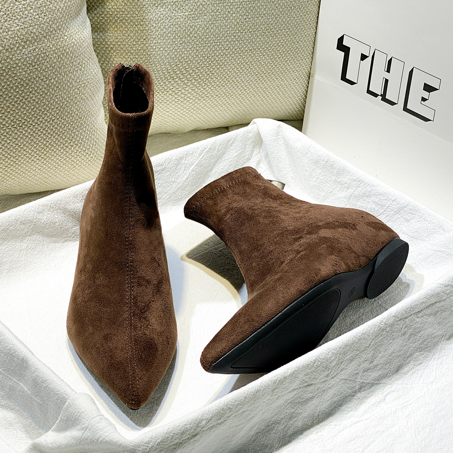 法式尖头低跟短靴女2025年冬季新款黑色绒面尖头拉链弹力靴瘦瘦靴,淘宝优惠券,粉丝福利购,淘宝优惠卷